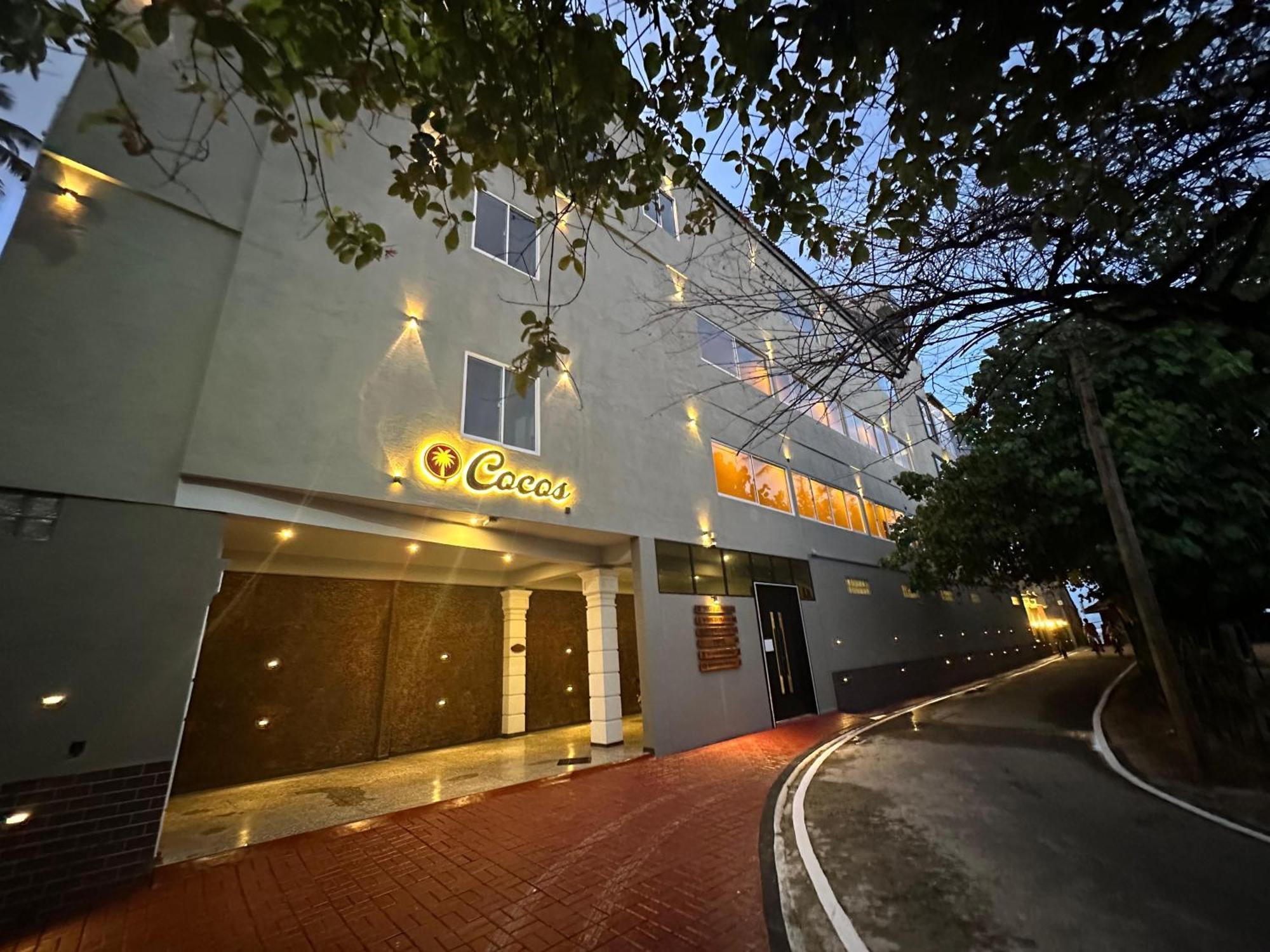 Cocos Polhena Hotel Матара Екстериор снимка