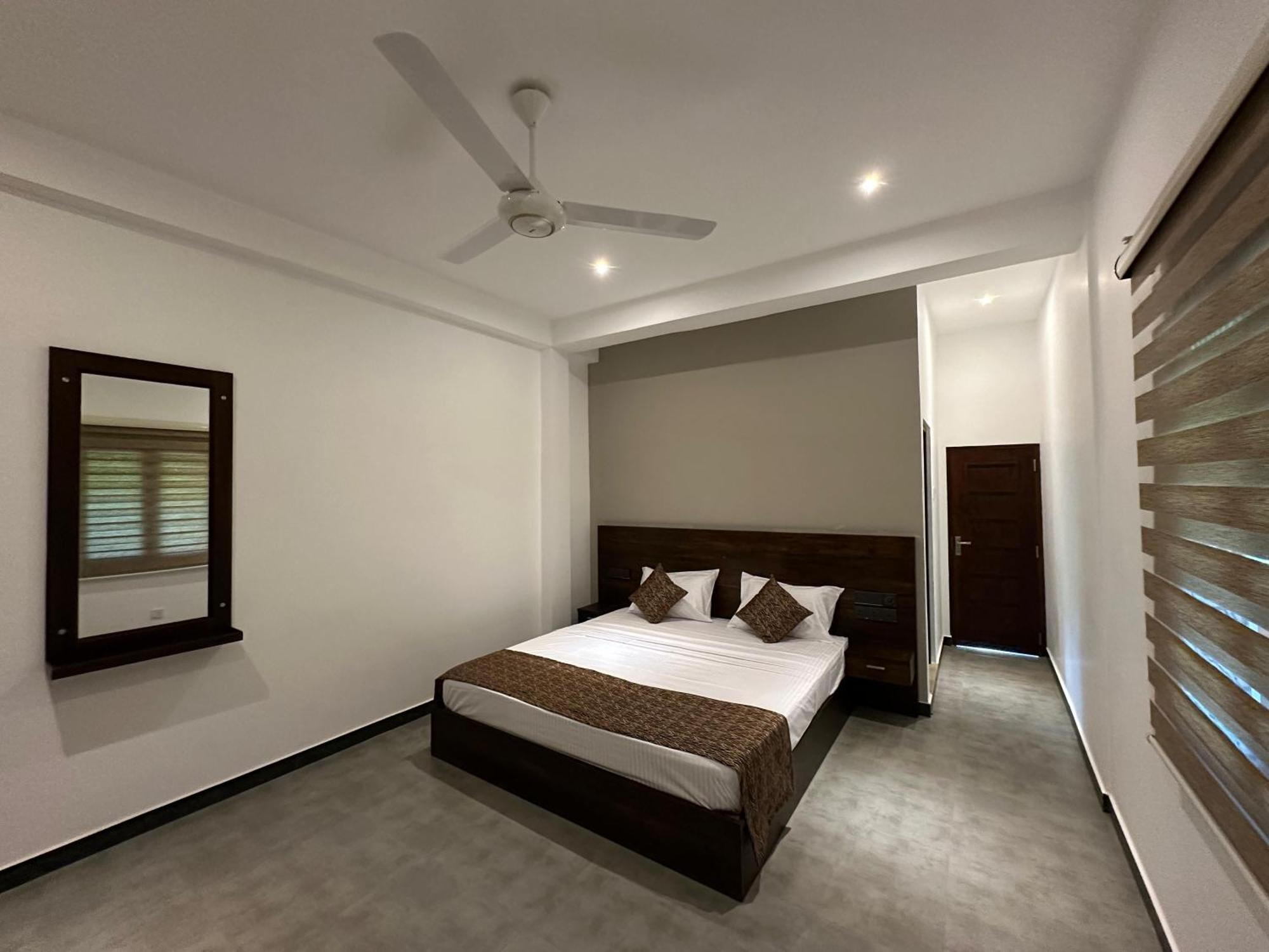 Cocos Polhena Hotel Матара Екстериор снимка