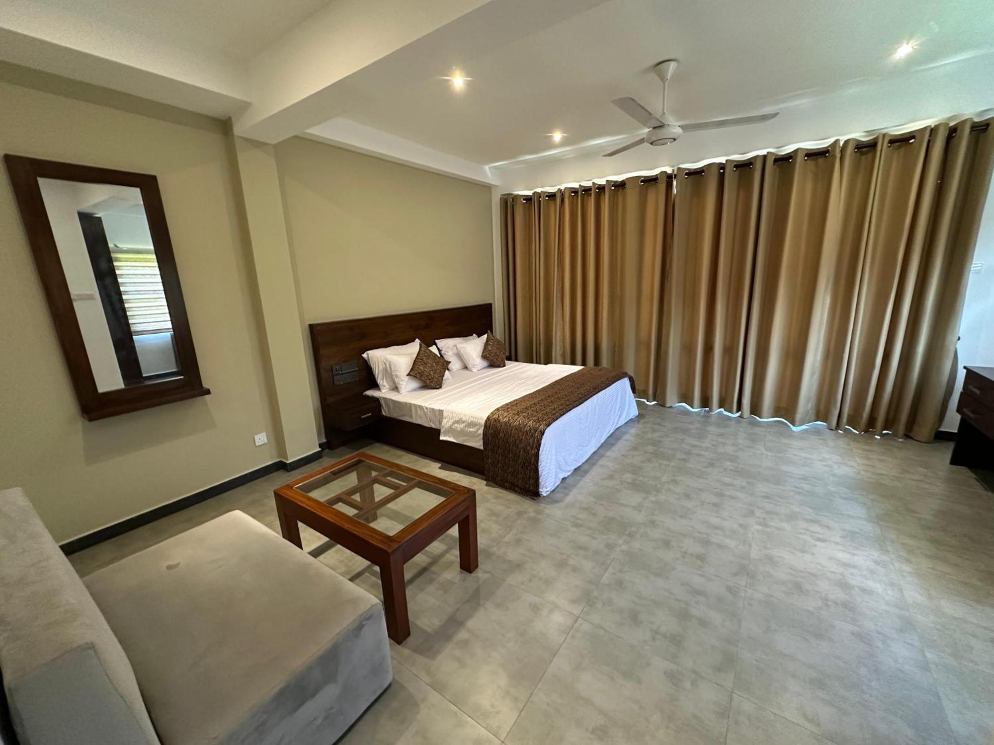 Cocos Polhena Hotel Матара Екстериор снимка