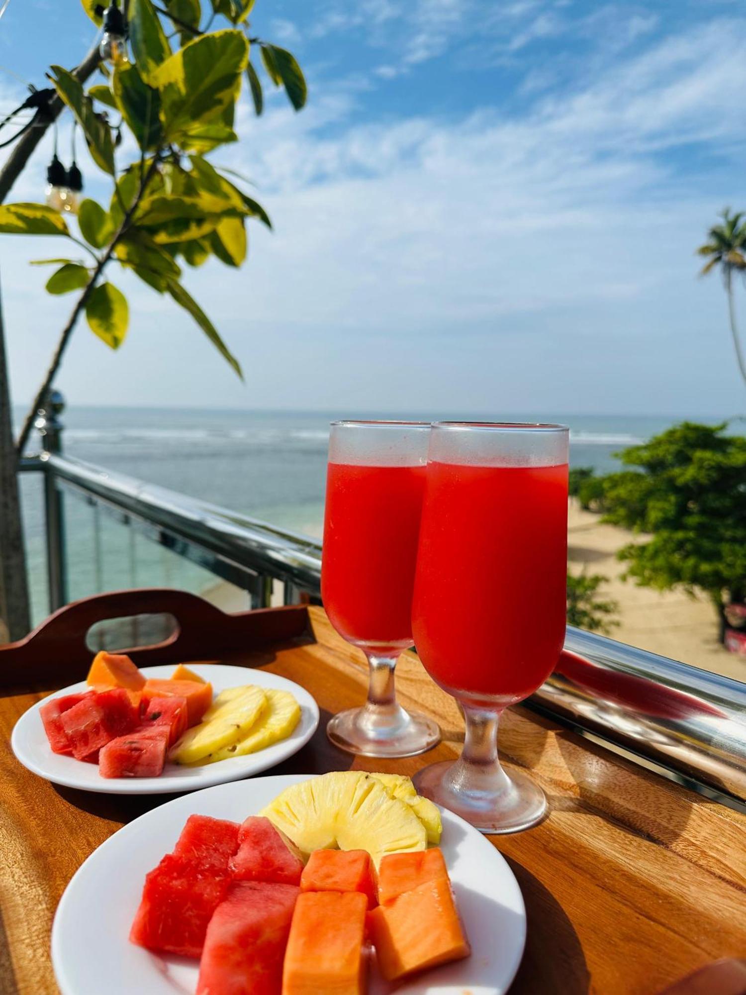 Cocos Polhena Hotel Матара Екстериор снимка